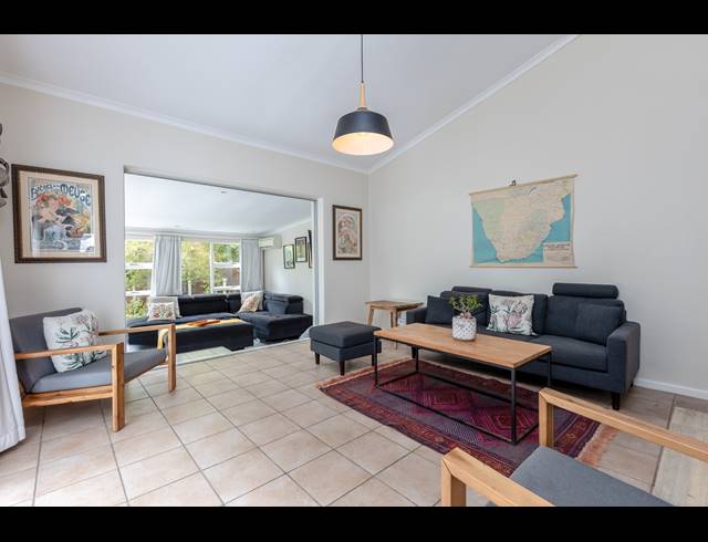 3 BEDROOM SEMI DETACHED RENTED IN SCOTT ESTATE